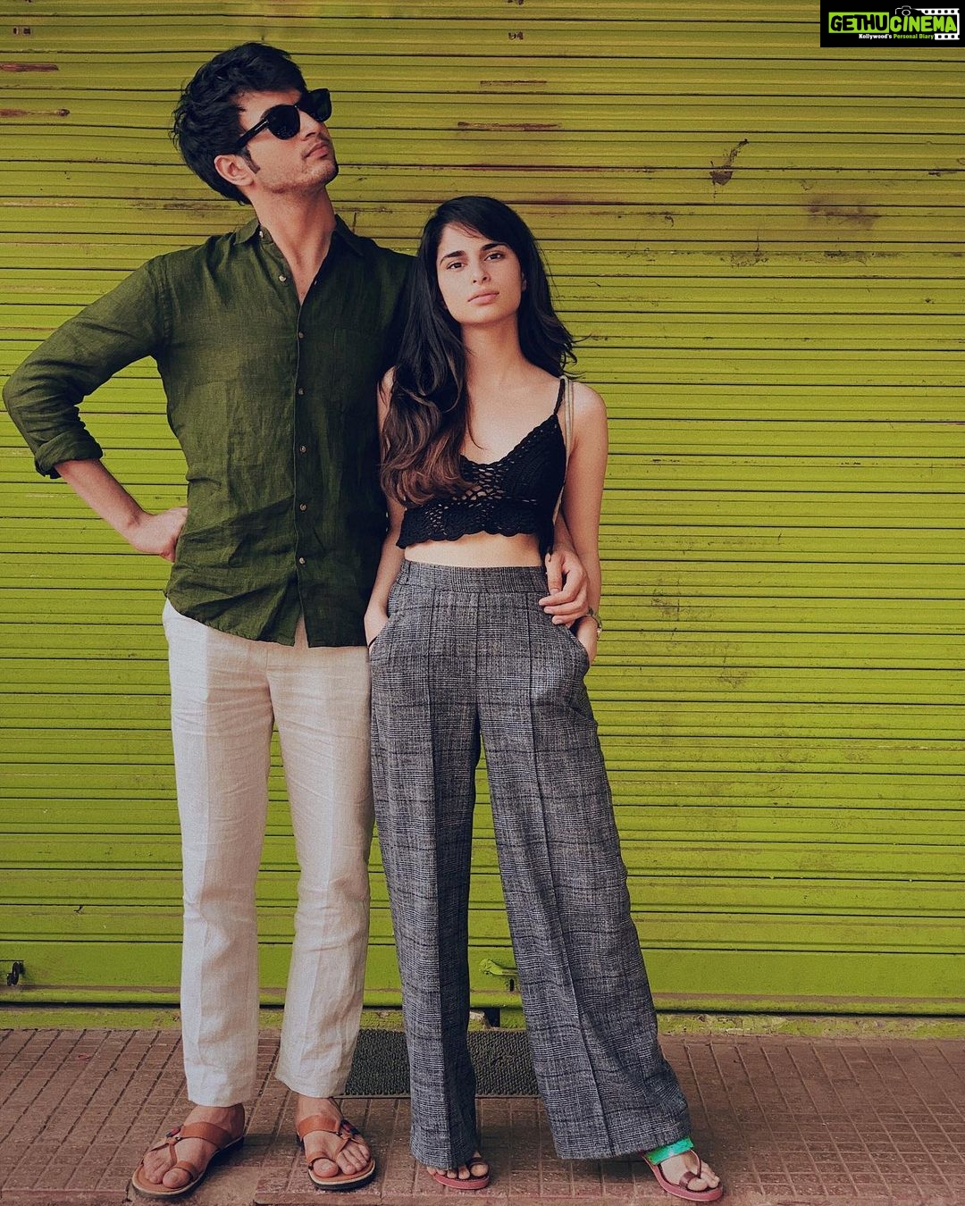 Rohit Suresh Saraf Instagram - Happy Birthday @aisharahmed ♥️ life’s funnier with you in it. Let’s just hope I can make you half as happy as you make me. I love you. So much.