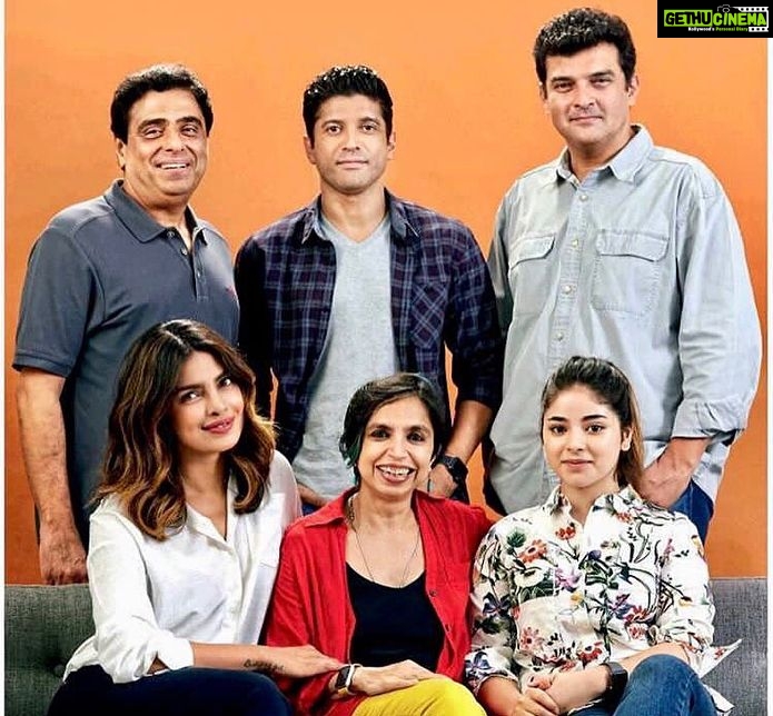 Rohit Suresh Saraf Instagram - These last few months have been about waiting - for the right film, the right role and the right subject. Almost as a reflection, mumbai's sky has been turning grey-er each day, teaching me the patience and resilience i need on this path. Then I met the amazing @shonalibose_ and the lovely people at @roykapurfilms . My sky is now pink! Happy to share that I’ll be working alongside the magnificent cast, @priyankachopra @faroutakhtar and @zairawasim_ on this heartwarming film and I’m very excited :) #TheSkyIsPink♥️