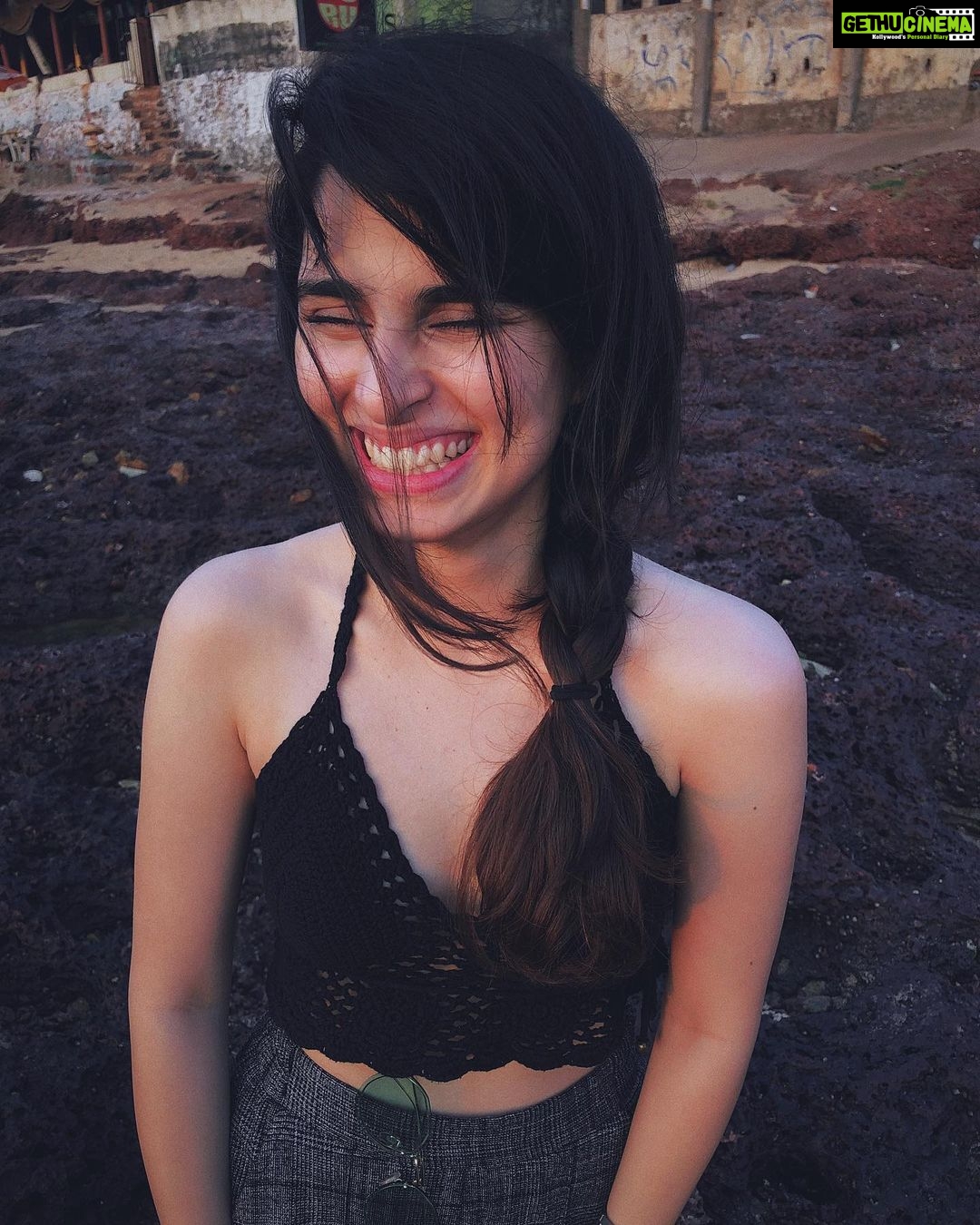 Rohit Suresh Saraf Instagram - Happy Birthday @aisharahmed ♥️ life’s funnier with you in it. Let’s just hope I can make you half as happy as you make me. I love you. So much.