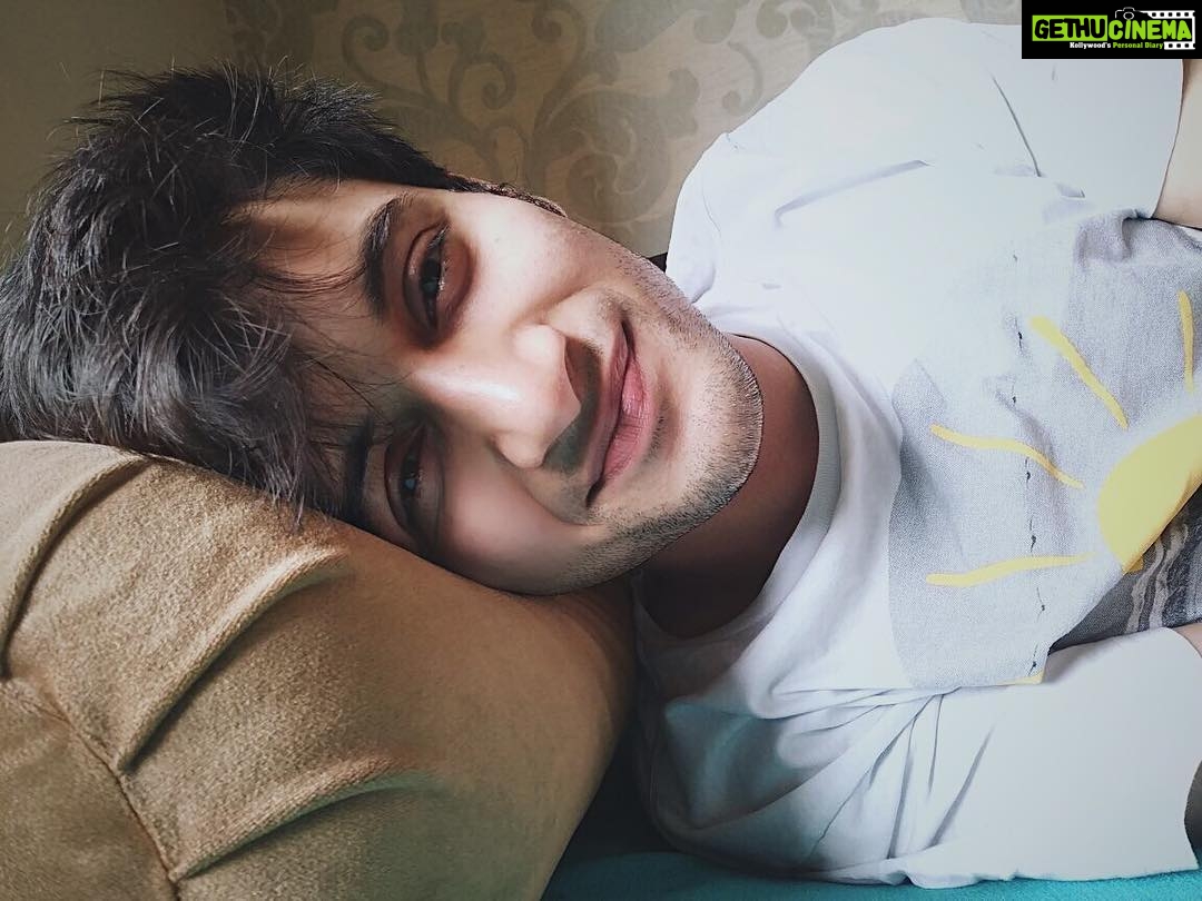 Rohit Suresh Saraf Instagram - Let’s all fall in love! Happy 2018 ☺️
