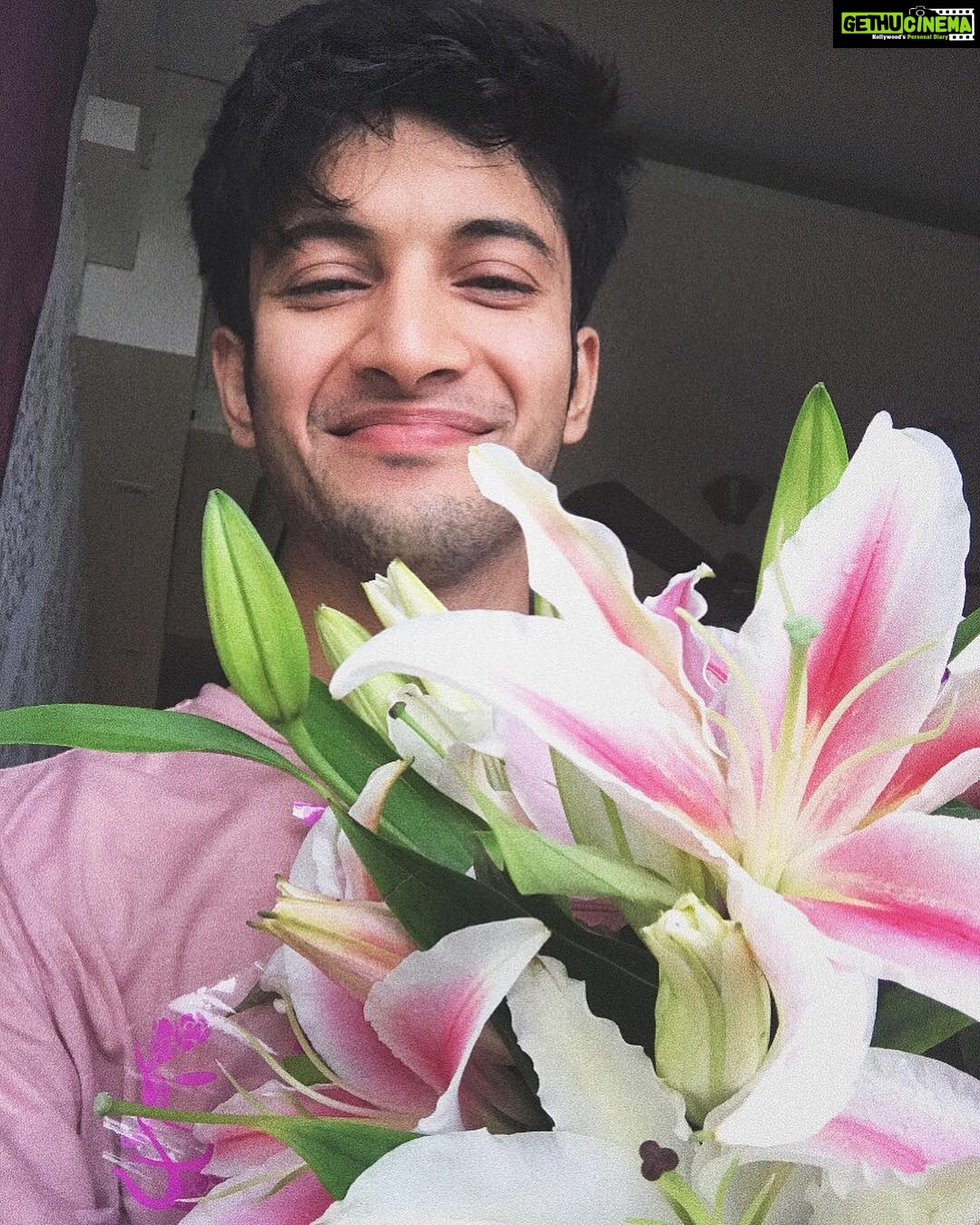 Rohit Suresh Saraf Instagram - Thanks @anita_saraf you’re such a darling! Also to all those who’re sending me DMs with birthday count down, y’all are the amazeballs and IM VERY VERY HAPPY! ♥️🕺🏻