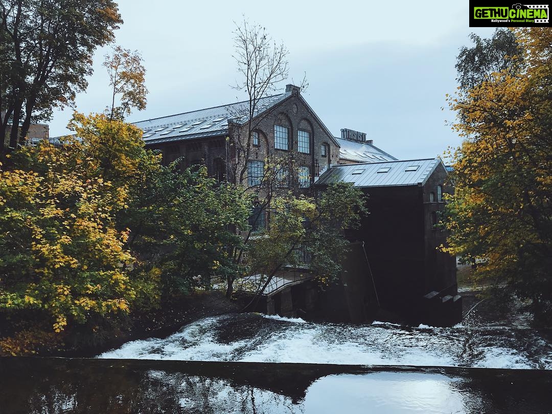 Rohit Suresh Saraf Instagram - Along the Akerselva River (III) . . . . #scandanavia #oslo #norway #vulkan #colours #warm #shadesofblue #blue #horizon #water #river #akerselva ##travel #vsco #vscocam #vscoonly #visitoslo KUBA Aktivitetspark