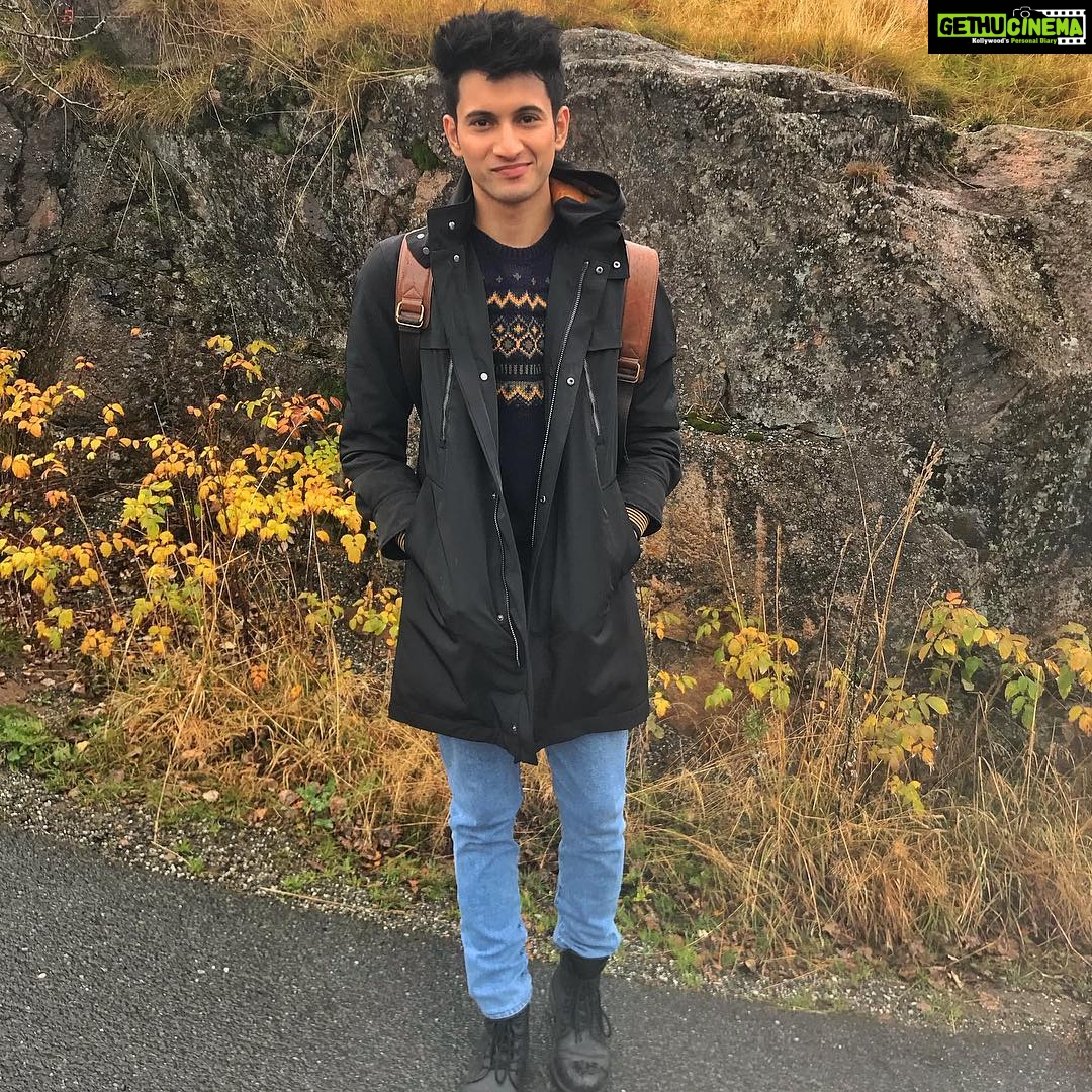 Rohit Suresh Saraf Instagram - Day 1 in Oslo🇳🇴 📷 @sidharth_gokhale Frognerseteren Stasjon