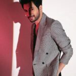 Rohit Suresh Saraf Instagram - @kimberley.fernandes @styled_by_tanik @imtiaz_makeup Photos by @mayank0491 Styled by @theanisha Black waistcoat suit- @lovespace.in Jacket- @studio.xo47 Accessories- @outhousejewellery @houseofshikha @ascend.rohank Shoes- @artimen_tsg Delhi, India