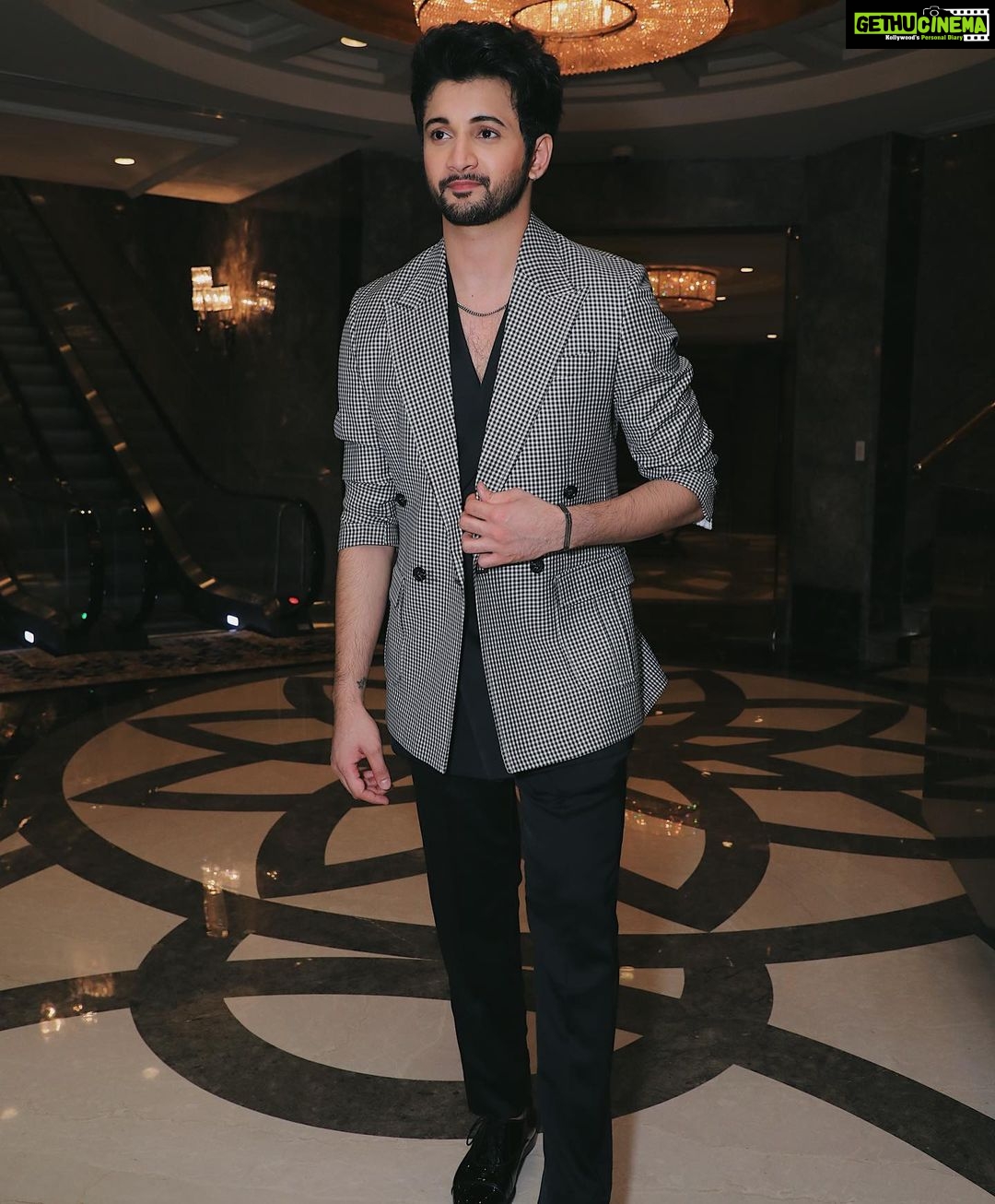 Rohit Suresh Saraf Instagram - @kimberley.fernandes @styled_by_tanik @imtiaz_makeup Photos by @mayank0491 Styled by @theanisha Black waistcoat suit- @lovespace.in Jacket- @studio.xo47 Accessories- @outhousejewellery @houseofshikha @ascend.rohank Shoes- @artimen_tsg Delhi, India