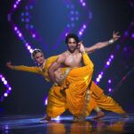 Rubina Dilaik Instagram – I see you …. I feel your Love ! Thats the reason , I say I am A FAN OF MY FANS ❤️…….. keep supporting us with your valuable votes 
:
:
:
#jhalakdikhlajaa #10 #rubinadilaik #rubinam