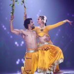 Rubina Dilaik Instagram – I see you …. I feel your Love ! Thats the reason , I say I am A FAN OF MY FANS ❤️…….. keep supporting us with your valuable votes 
:
:
:
#jhalakdikhlajaa #10 #rubinadilaik #rubinam
