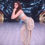 Rubina Dilaik Instagram – Desh ki Demand aur @sanamjohar ka command dono sarr-ankho par 😋
Iss Saturday-Sunday ko dekhiye #jhalakdikhlajaa #10 @colorstv par raat 8pm
.
.
.
#rubinadilaik #love #live #dance ♥️