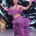 Rubina Dilaik Instagram - This by far is One of my favourite routines , West Coast Swing baybay😎…. 🤟🏼 . . . This weekend watch us swing on #jhalakdikhlajaa @colorstv