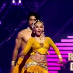 Rubina Dilaik Instagram – Rubina ne di ek hatke performance. Are you all set for it? 💖
Dekhiye #JhalakDikhhlaJaa #KapoorSpecial aaj aur kal raat 8 baje, sirf #Colors par.
Anytime on @voot
@rubinadilaik
