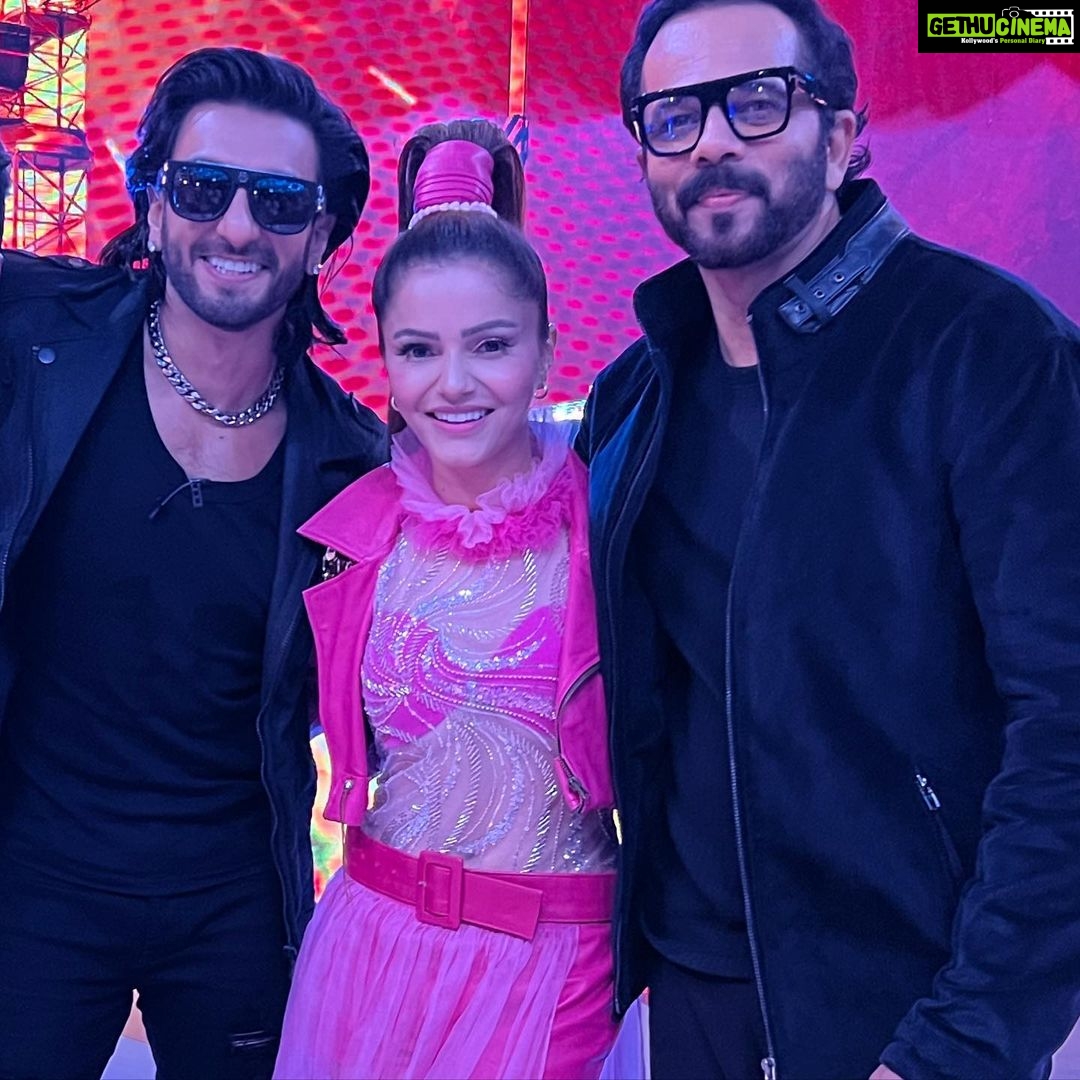 Rubina Dilaik Instagram - Couldn’t have asked for a better Grand Finale of Khatron Ke Khiladi with the amazing @itsrohitshetty Sir and my star crush @ranveersingh ❤️ and the entire cast of #Cirkus2022 . . . . @colorstv #kk #rubinadilaik