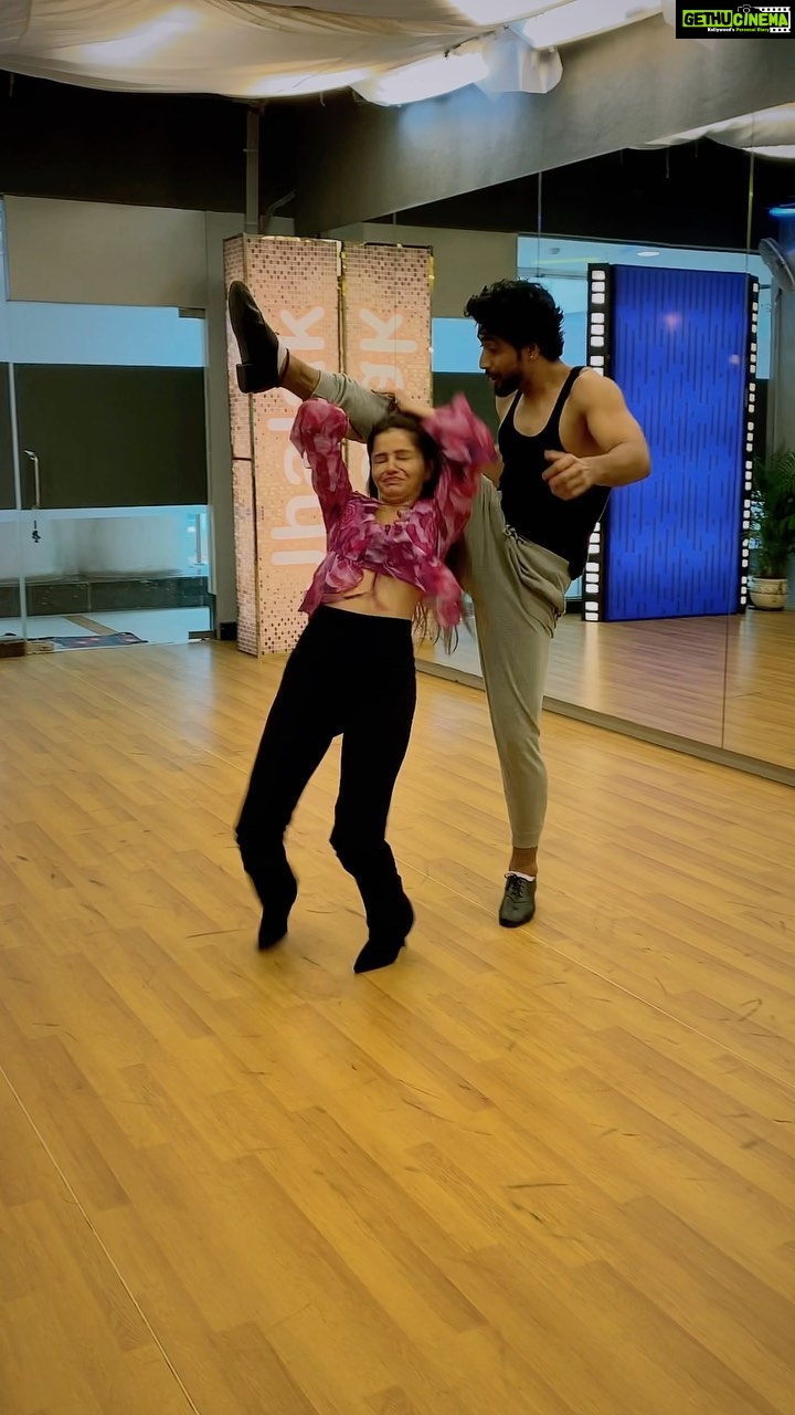 Rubina Dilaik Instagram - Hustling-Fumbling-Tumbling-Repeat #jhalakdikhlajaa10 @colorstv