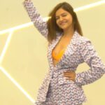 Rubina Dilaik Instagram – 🚨🚨 Contest Alert🚨🚨

WIN a FREE HOLIDAY to Yas Island, Abu Dhabi with @ranveersingh 

It’s time to get your groove on & participate in the Yas Island Hook-step Challenge🕺🕺

All you need to do is:
1. Do the hook-step in this reel

2. Upload it on your public Instagram account

3. Tag @yasisland and @makemytrip in your post

4. Use #FlyMeToYas to help us track your video

Also don’t forget to nominate your friends to take up this challenge and win a free holiday.

The last date to participate in the challenge is 30th August 2022. Check the bio of MakeMyTrip’s official Instagram handle to read all the terms and conditions.
#ad