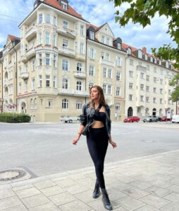 Ruhi Singh Instagram - Hallo aus münchen! #Germany #deutschland #travelgram #munich #europe #summer Munich, Germany