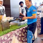 Sachin Tendulkar Instagram - 𝙵𝚕𝚒𝚌𝚔𝚜 𝚑𝚘 𝚢𝚊 𝚏𝚕𝚒𝚙𝚜, 𝚎𝚐𝚐𝚜-𝚊𝚖𝚙𝚕𝚎 𝚑𝚊𝚖𝚎𝚜𝚑𝚊 𝚙𝚎𝚛𝚏𝚎𝚌𝚝 𝚑𝚘𝚗𝚊 𝚌𝚑𝚊𝚒𝚢𝚎! 🏏 🍳 😋 #foodie