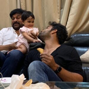Sai Dharam Tej Instagram - That smile is worth dying/killing/fighting anything & everything 🤗 #megastar #navishkapapa #familytime #❤️