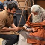 Sai Dharam Tej Instagram - ‪Congratulations sir on being conferred the highest award for cinema...sharing a priceless memory in my life...taking an autograph from the legend of Indian cinema #DadaSahebPhalkeAwardee shri #AmitabhBachchan ji ...it was an honour to be in your presence 🙏🏼‬