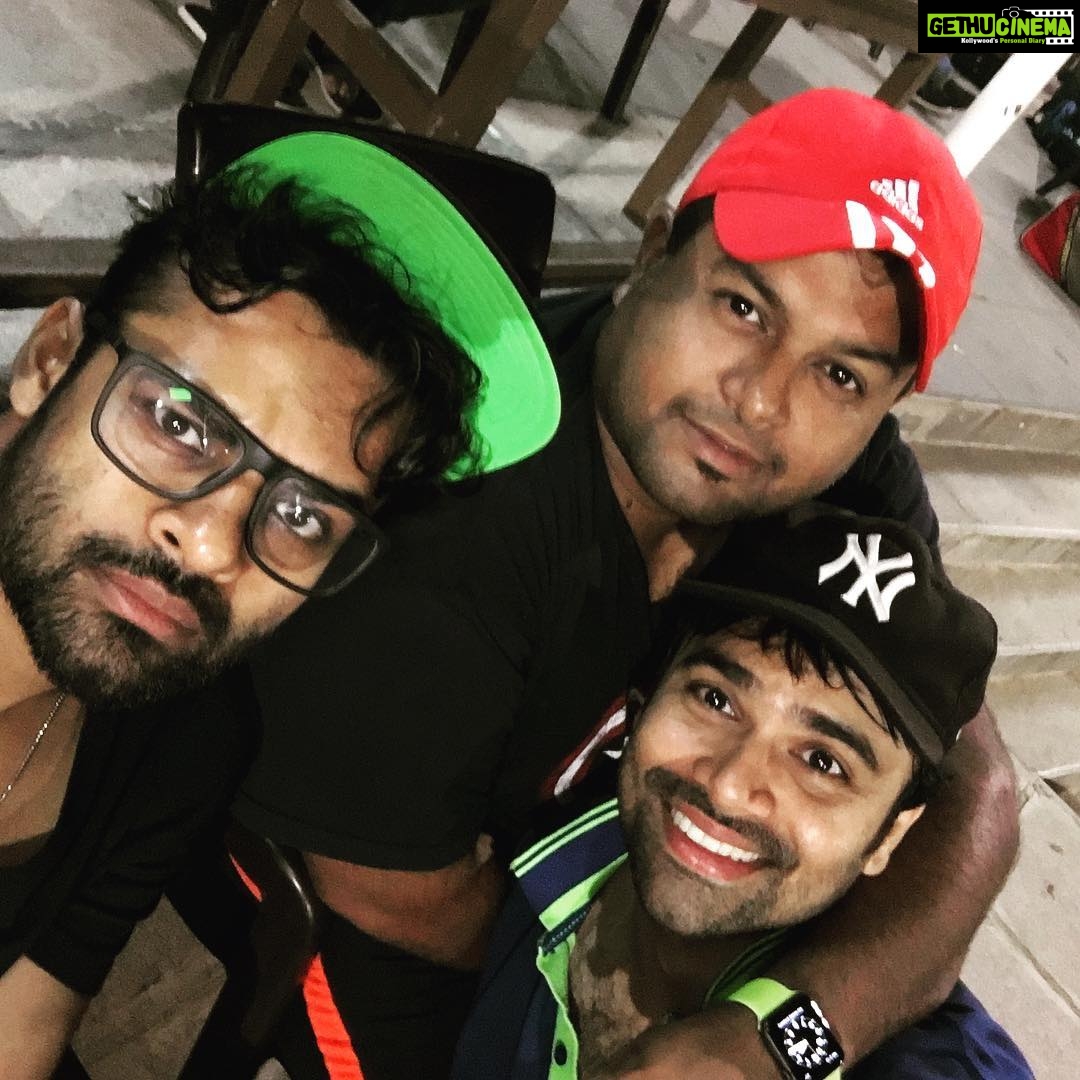 Sai Dharam Tej Instagram - #gamenight #cricket #thaman #theallrounder #ABbabu #hulksmash #madness
