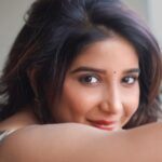Sakshi Agarwal Instagram - Stealing hearts?💖 . . @styleandsmitten @raj_isaac_photography @umamakeoverartistry @makeupbyshyamala @fineshinejewels . Chennai, India