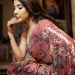 Sakshi Agarwal Instagram – M I pretty or M I pretty😍🤗
.

Muse – @iamsakshiagarwal
MAU – @dhiya_makeoverartistry
Stylish – @nfc_navyathafashioncouture
DOP – @ud__photography_
Cinematography – @_muthu_kumar_mk
Assist – @siva12_official 
.
#sareefashion #photooftheday #sakshiagarwal #blingsaree #backlessblouse Chennai, India