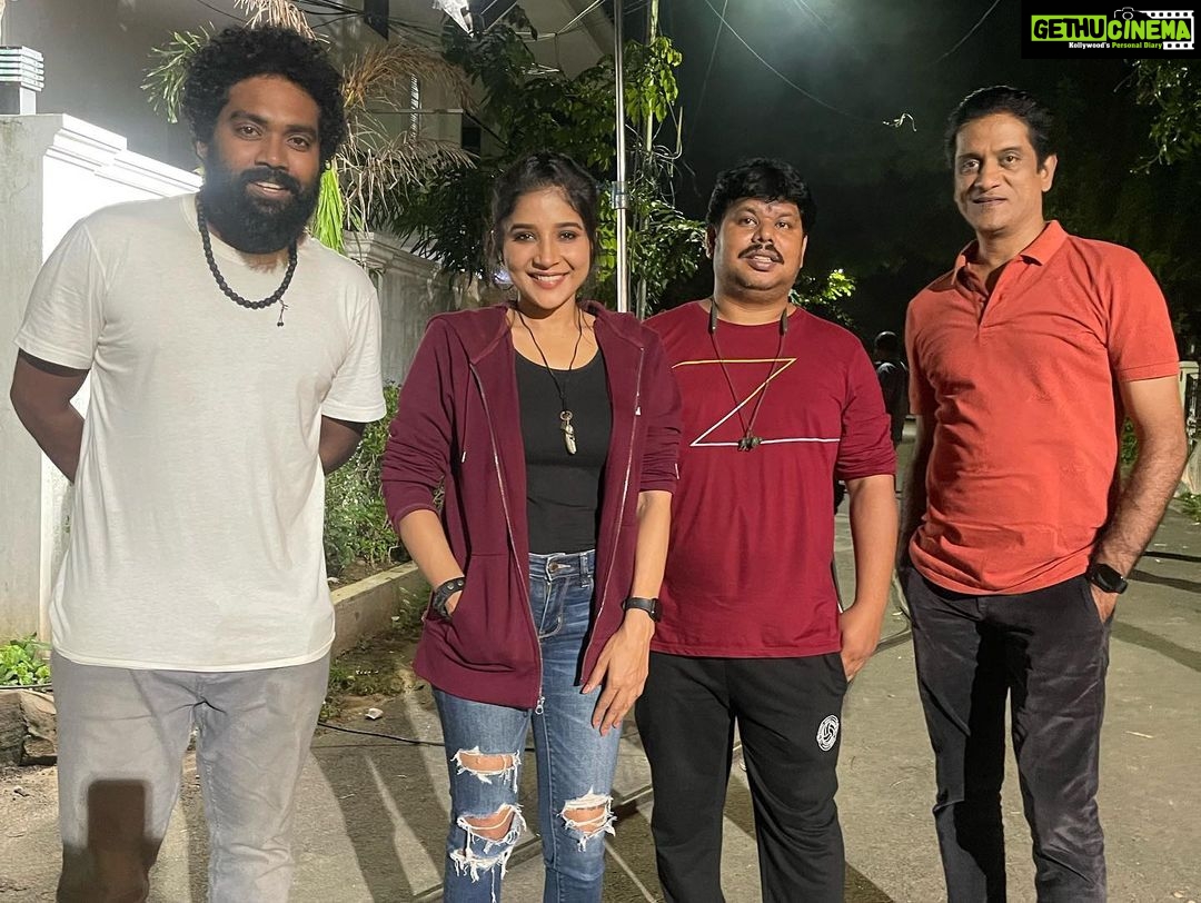 Sakshi Agarwal Instagram - Shoot going in full swing❤️ . My next 🤗 . Directed by @directorsakthi . @actor_chaams #agenttina #daniel @actorvaiyapuri #jasper #movieupdate #tamilmovie #sakhiagarwal Chennai, India