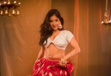 Sakshi Agarwal Instagram - Like this look? Wishing you all a happy and prosperous Dussehra❤️ . #dussehra #photoofday #sakshiagarwal #kollywood #actorslife #redandwhite #lehenga . Mua n hair @murugeshmakeup_hair Assist by @farhaa_makeupartist Concept by @samikshx Costume @mokshe_rental_destination Jwellry @jazz_collection Photography @dhanush__photography Location @studiocentralchennai Chennai, India