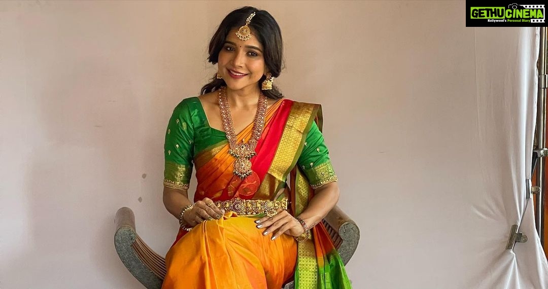 Sakshi Agarwal Instagram - My latest ad for Co- optex❤️ . @cooptexindia #diwali #cooptex #adshoot #adcampaign #diwalioutfit #kollywood #cooptexsaree #cooptexindia Chennai, India