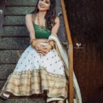 Sakshi Agarwal Instagram - Onathinte nirangalum santhoshavum ningalude veedum hridayavum santhoshavum Aishwarya um kond niraykatte. Ningalkk epozhum nalla baghyavum samridhiyum undavvate. Hridayam niranja onam ashamsa nerunnu . “Happy Onam” my chellakutties💚💚 . Costume: @meshira.in Photography: @vishal_srinivasan Makeup : @anjalis_artistry Hair: luke_the_hairstylist and @kalyani_bridalmakeupartistry Jewellery : @swarnambridal Assist : @___diwakar Retouch : @harry_dane_retouch . #Onam #Onamsaree #Festivalfashion #keralavibes #godsowncountry #Selflove #sakshiagarwal Chennai, India
