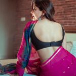 Sakshi Agarwal Instagram - Happy Sunday💖 . @raj_isaac_photography @umamakeoverartistry @makeupbyshyamala @fineshinejewels . #sareelove #sundayvibes #goodmorningpost #happysunday Chennai, India