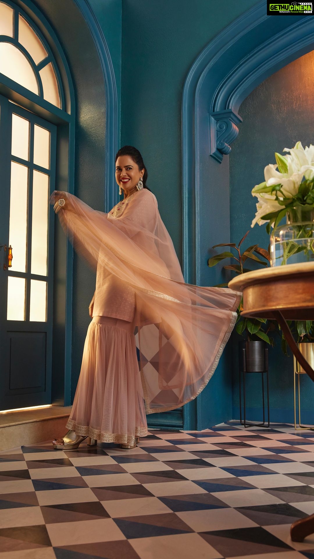 Sameera Reddy Instagram - Need Diwali festive ensemble ideas?🪔From fabulous kurta sets to stunning jewellery and makeup, light up like your , this festival of lights! Shop the collection from Vark by Westside. Drop by at a westside store near you or check out www.westside.com 💫 #EveryonesInvited #WestsideStores #VarkbyWestside #Kurtas #EthnicSets #EthnicWear #IndianWear #OOTD #Stylish #ClassicLook #FestiveReady #FestiveWear #FestiveRange #Fashion #Womenswear #OccassionLook #DiwaliLook #DiwaliOOTD #WomensFashion #NewCollection #ShopNow #ShopOnline #NowAvailable #Trending #GetTheLook #ATataEnterprise