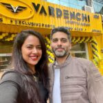 Sameera Reddy Instagram – Hello Lucknow🌟Grand opening of our @vardenchi Lifestyle Garage🎉Motorcycle enthusiasts do come visit! Congratulations Mr. Karanbir Sahani & Family ! @mr.vardenchi and I received the warmest welcome🎉 
Vardenchi Lifestyle Garage Lucknow
D 229, Vibhuti Khand
Gomtinagar 
Lucknow 📍 
Pin code 226010
7525888008/ 8896978008 Lucknow, Uttar Pradesh