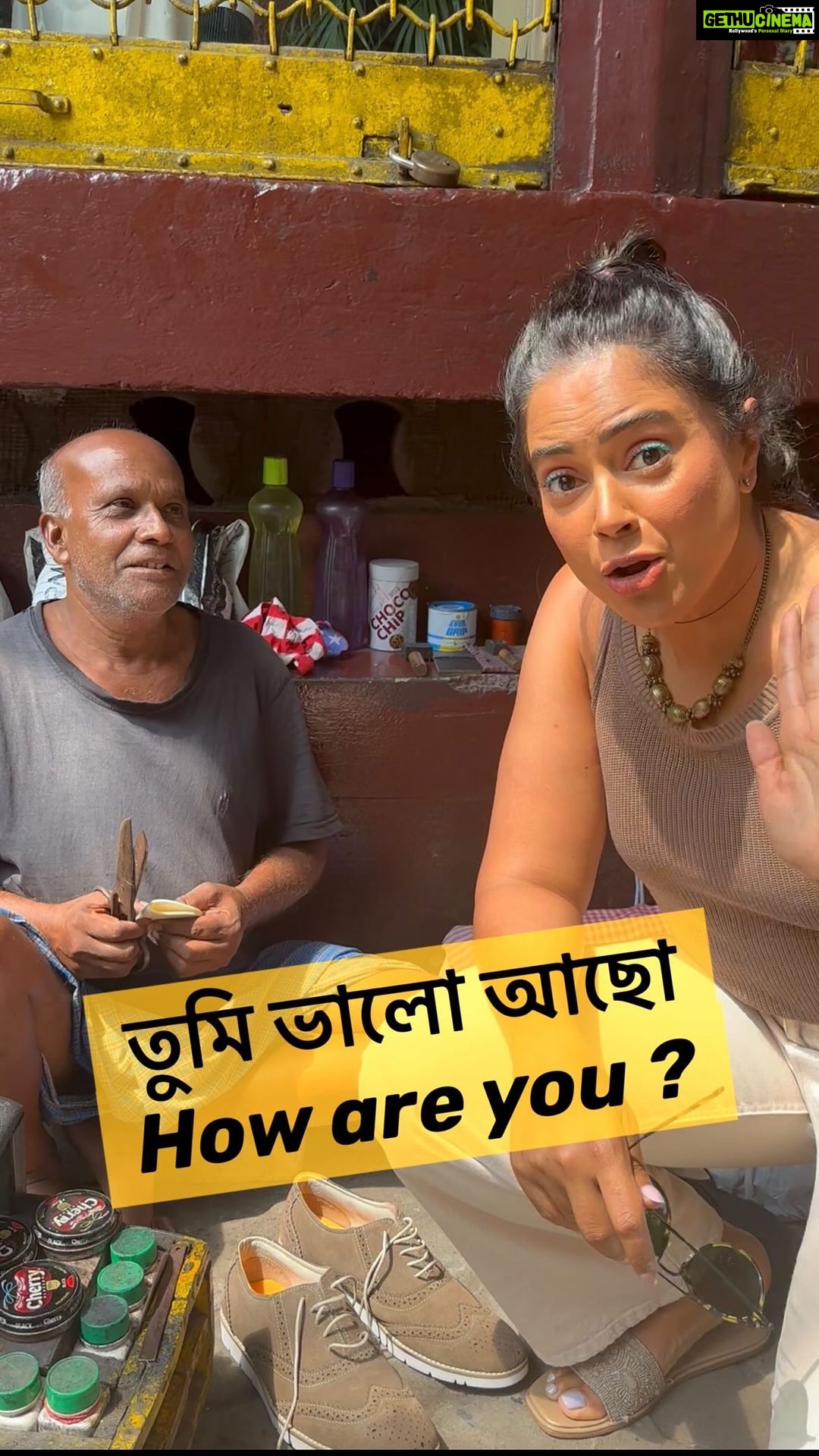 Sameera Reddy Instagram - আমি খুব ভালো আছি Āmi khuba bhālō āchi💃🏻’City of Joy’ Kolkata has an energy that is invigorating 🙌🏻 can’t wait to share my experience with the amazing people of this energetic city #comingsoon #messymama #traveldiaries #incredibleindia #kolkata কলকাতা 💃🏻 @makeupbyrishabk @vidushiarora what a blast this was 👯♀️