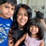 Sameera Reddy Instagram - Love is in the h’air’😁Family haircut day! #messymama #momlife 💃🏻