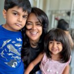 Sameera Reddy Instagram – Love is in the h’air’😁Family haircut day!  #messymama #momlife 💃🏻