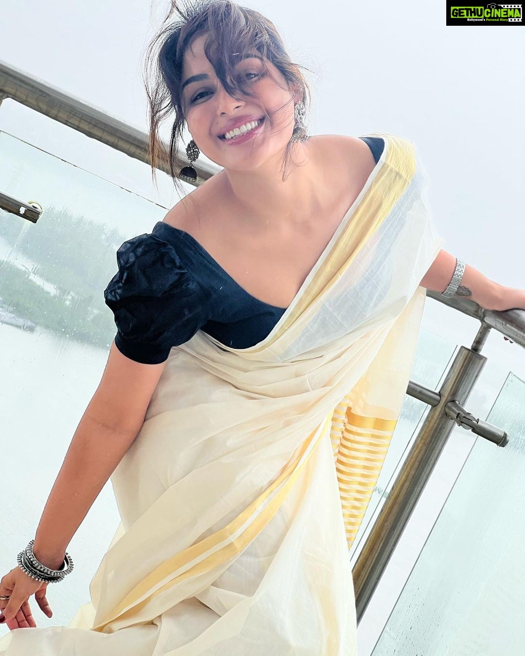 Samyuktha Menon - 360.6K Likes - Most Liked Instagram Photos