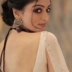 Sandeepa Dhar Instagram - Channeling some vintage vibes 🌧🎬 #reelsinstagram #saree #love #ootd #indianwear