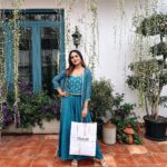 Saniya Iyappan Instagram - My favorite festival of this season is Finally here and I am ready to #StyleUp This Onam Glam Up with the most trendy and premium festive collection available @lifestylestores That's not it! Shop for Rs.4000/- and get VIP Duffle Bag worth 799/-. +10% cashback on Federal Bank Cards. Visit store now! *T&C Apply Kochi, India