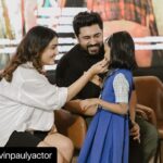 Saniya Iyappan Instagram - @nivinpaulyactor @grace_antonyy @ajuvarghese @saturday_night_movie ・・・ കിറുക്കനും കൂട്ടുക്കാരും മലപ്പുറത്തെതിയപ്പോൾ! 🤘🏼🎭 Team #SaturdayNight had a great time with the children of Gems School. #RelivingChildhood #SchoolLife #SchoolDays