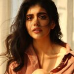 Sanjana Sanghi Instagram – A warm, quiet afternoon where you can hear the curtains flutter – wanted. [ 1/ 5] .
.
.
.
.
| @sashajairam x @elishab_mua x @ruby_makeupandhair |