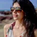 Sanjana Sanghi Instagram - The warmth of the sun and softness of the sand is largely what 2019 felt like, with a few harsh waves every now & then! But it’s been quite the ride 🌊 Ending it by getting beachy wearing these favourites 👓 ♥️ . . . . Follow @novaeyewearofficial #countdownbegins #4daysTo2020 #visionmeetsfashion Goa