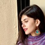 Sanjana Sanghi Instagram - Today, I moved out of my first ever home that I could call my own in Mumbai, to move on. And I’ve been scared knowing that day is approaching, but of course equally excited about a new space. My time here, 1.5 years, reminded me of a feeling I’ve grown up with, which I spoke about at my TEDx talk in Ahmedabad (which you guys will get to get to watch soon online), of how our physical spaces have such a deep impact on us. This home, involved many firsts for me, it was the first time I lived and worked by myself, away from my family and friends back home in Delhi, and in that process literally unravelled sides to myself I was entirely unaware of. It was excruciatingly hard initially, but now looking back, equally rewarding, because nothing good comes easy, I guess? Every corner has warm memories and such precious moments attached to it, but it’s no more my space. It’s been my companion through deep character prep, tough meetings, fittings, look tests, dinners, lunches, parties, and an endless list of other things. Here’s to moving on, but also to hoping I don’t miss it too much, and my little world around it. 🏠 🌍