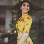 Sanjana Sanghi Instagram - Happiest to be able to get the shortest but sweetest Dilli ki Diwali! ♥️ 💫 And the limitless light, positivity and gratitude it comes along with. This one is special. . . . . . . . . . . . Outfit : @warpnweftbysagrikarai | 📸: @pritiza7 | 💄: @ivara_makeoversbyshivangi New Delhi