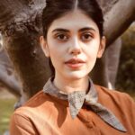 Sanjana Sanghi Instagram - Checks and Bows! 🤎🤍 ❄️ . For Yuvaan, the Film and Literature Festival, Delhi Technological University. . | 👗: @bornaliicaldeira 💄& 👧: @ivara_makeoversbyshivangi 📷: @pictureaffaire |