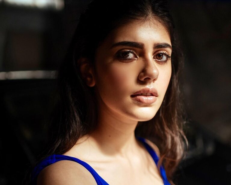 Sanjana Sanghi Instagram - A rough afternoon of the Bombay monsoon, a quaint & quiet lane in the interiors of Bandra, and an even more quaint but not so quiet, car mechanic’s workshop tucked away in a corner, and a camera toggled by @bharat_rawail Mumbai, Maharashtra