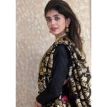 Sanjana Sanghi Instagram - #ArTakesHar 🌟💛💫 | @warpnweftbysagrikarai @sonisapphire |