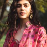Sanjana Sanghi Instagram - Happiest Diwali, from us over enthusiastic and ecstatic madcaps to the rest of the world! ♥️🎉 💫