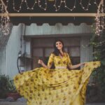 Sanjana Sanghi Instagram - Happiest to be able to get the shortest but sweetest Dilli ki Diwali! ♥️ 💫 And the limitless light, positivity and gratitude it comes along with. This one is special. . . . . . . . . . . . Outfit : @warpnweftbysagrikarai | 📸: @pritiza7 | 💄: @ivara_makeoversbyshivangi New Delhi