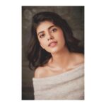 Sanjana Sanghi Instagram - Obsessed with oversized woollen things ALWAYS ❄️ ❄️