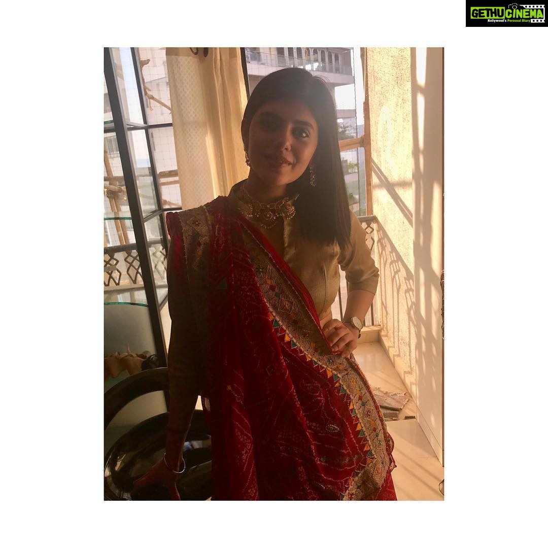 Sanjana Sanghi Instagram - Gujju vibe on hyper drive. 💫 / Congratulations sister! @prachidesai1410 Mumbai, Maharashtra