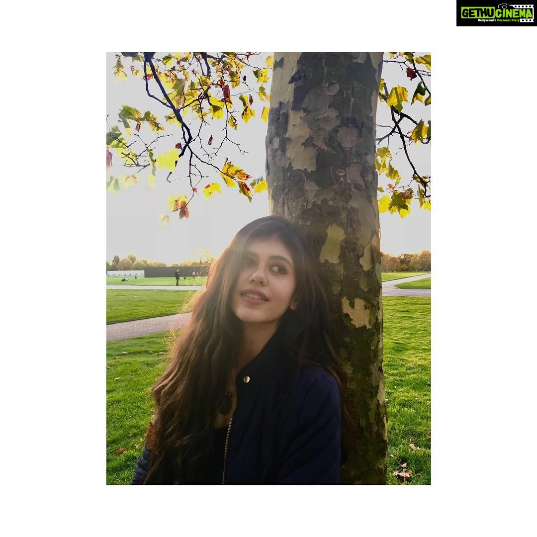Sanjana Sanghi Instagram - Missing my favourite city extra today. London, United Kingdom